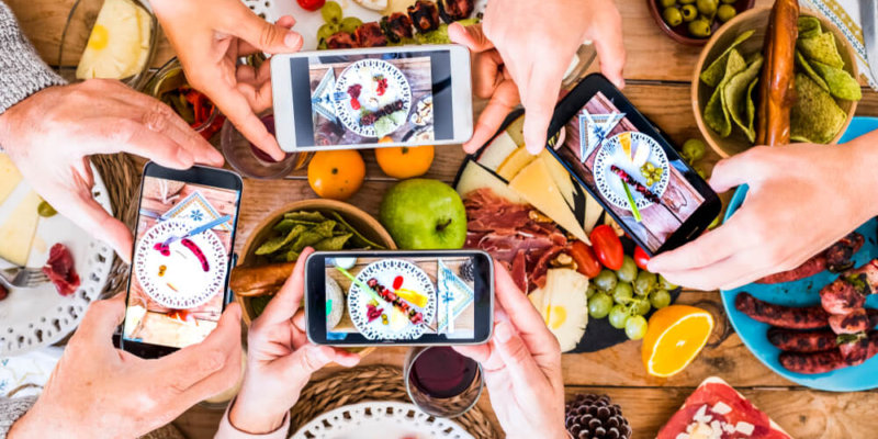 ¿Qué Debes Hacer Si Un Influencer Quiere Comer Gratis En Tu Restaurante?
