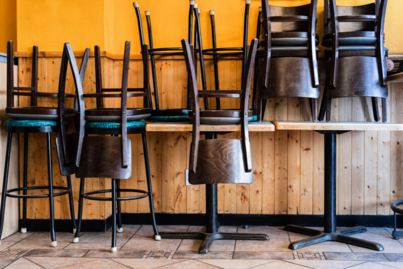 ¿Qué Hay Detrás Del Cierre De Supermercados Y Restaurantes En Colombia?