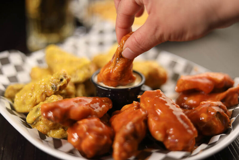 Qué No Hizo Buffalo Wings Y Lo Tienen Al Borde De La Quiebra